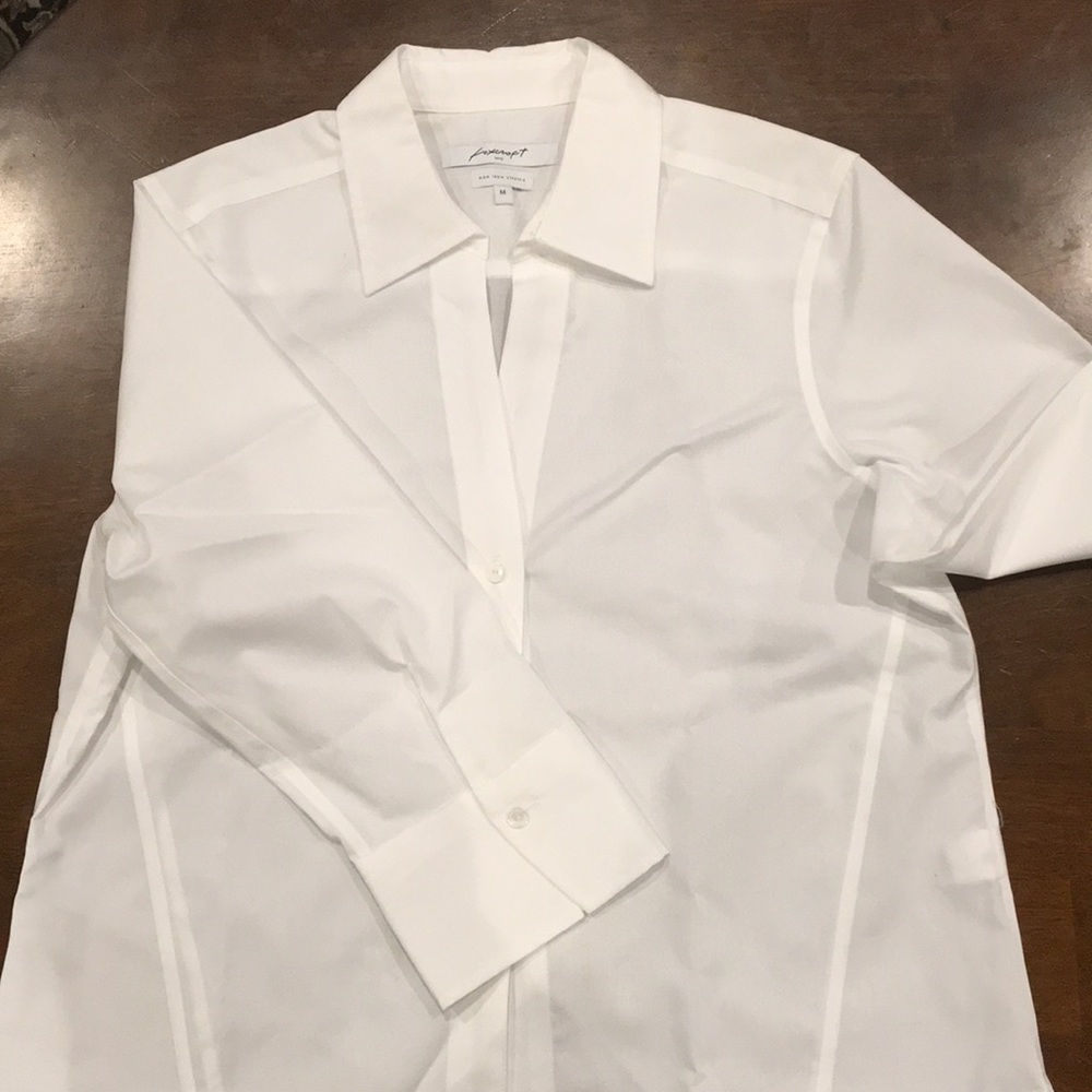 Foxcroft NYC Non-Iron Stretch woman size M.